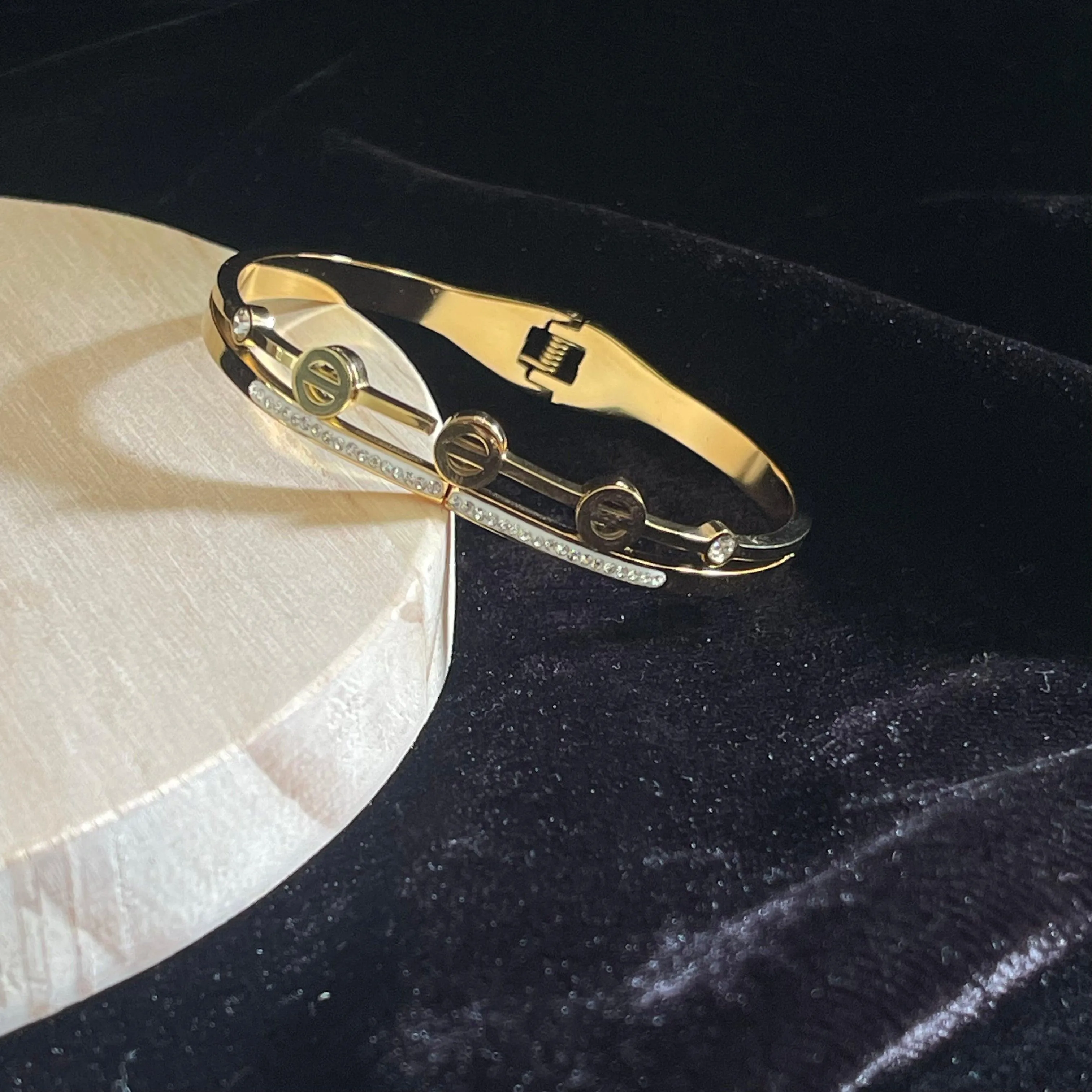 Daily Wear Anti Tarnish Bracelet Jewelry Code - 027