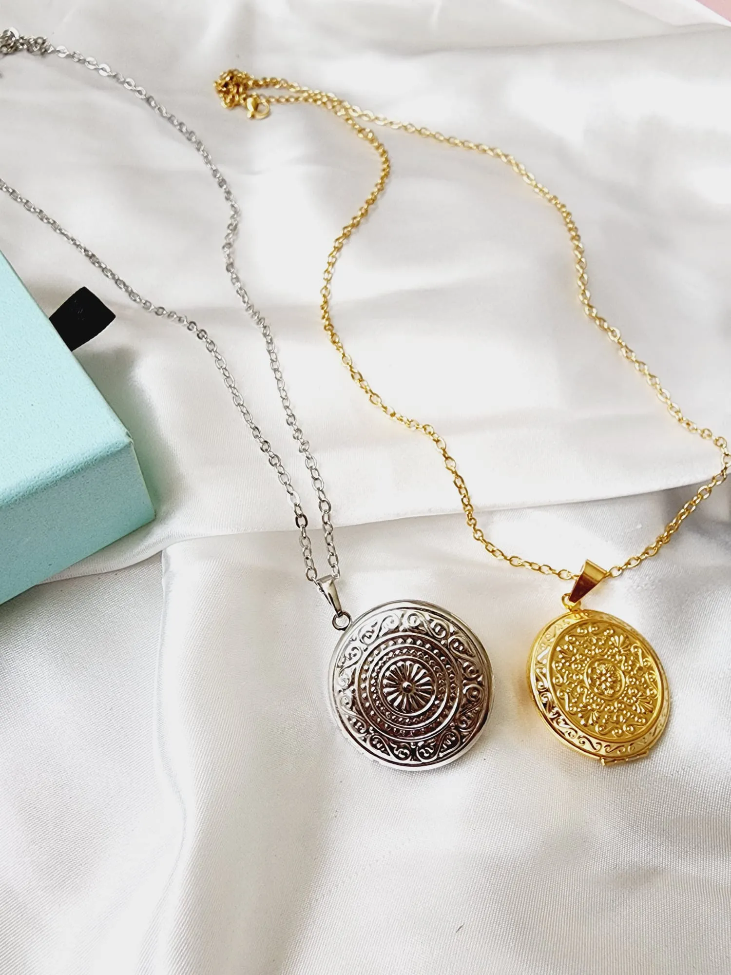 Vintage Relicario Gold Necklace