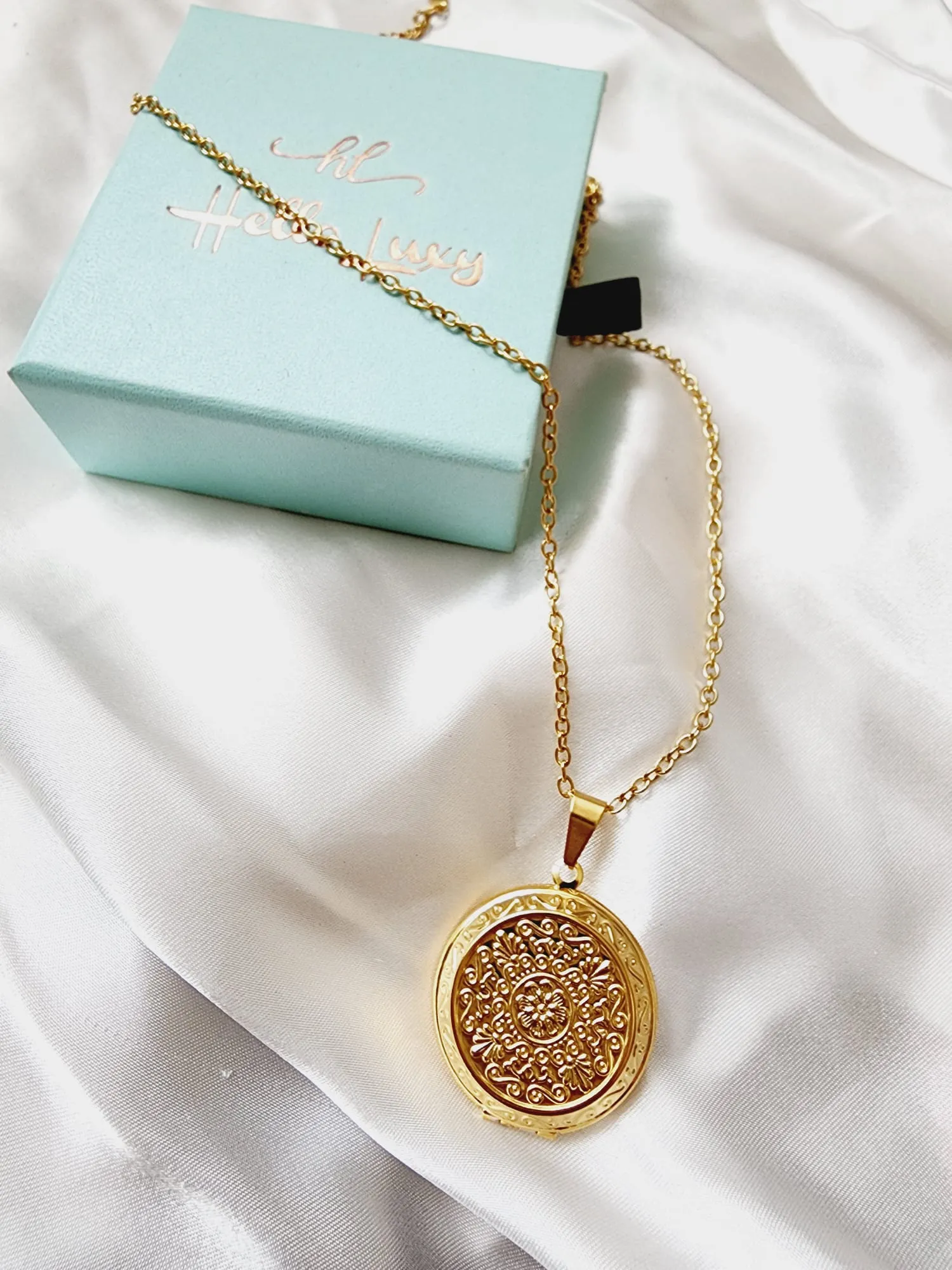 Vintage Relicario Gold Necklace