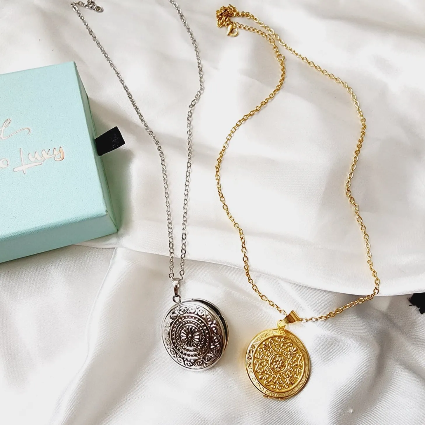 Vintage Relicario Gold Necklace